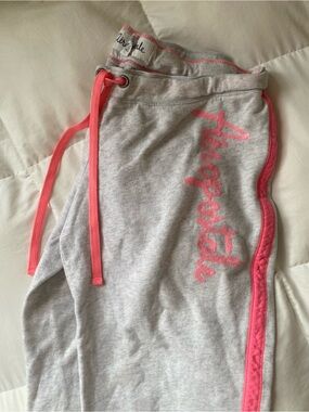 Y2K Aeropostale Gray Sweat capris with Pink Accents